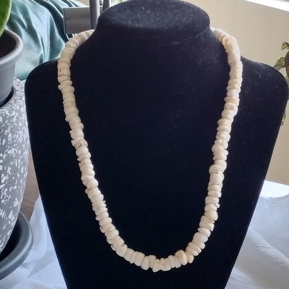 Shell Necklace - Picture 2 of 6